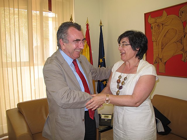El consejero de Presidencia se reúne con la alcaldesa de Pliego - 1, Foto 1