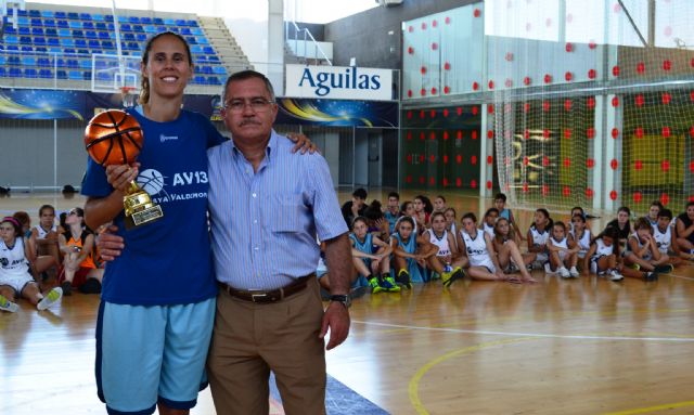 Emoción en la despedida de Amaya Valdemoro de Águilas - 1, Foto 1