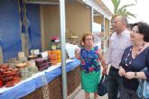 La II Muestra de Artesanos incluye talleres y una gran variedad de productos frente a la playa Coln de Santiago de la Ribera