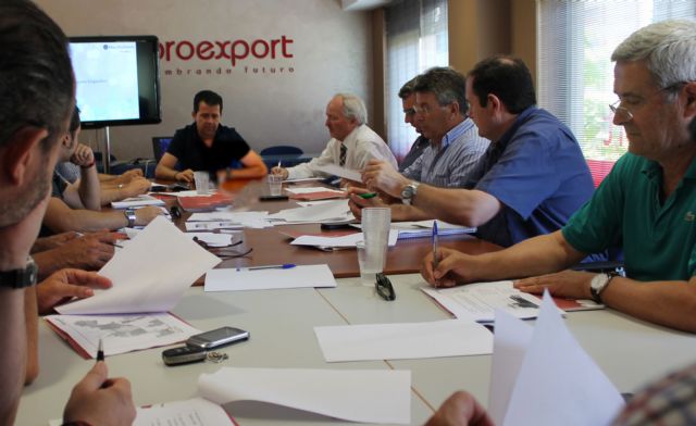 PROEXPORT y MacAndrews buscan la complicidad de las cadenas de supermercados británicas con el transporte marítimo de frutas y hortalizas - 2, Foto 2