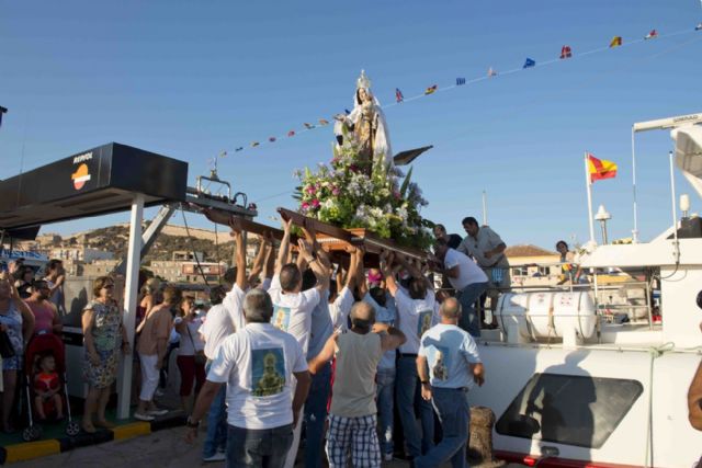 La Virgen del Carmen cumplió con su tradicional procesión marinera - 3, Foto 3