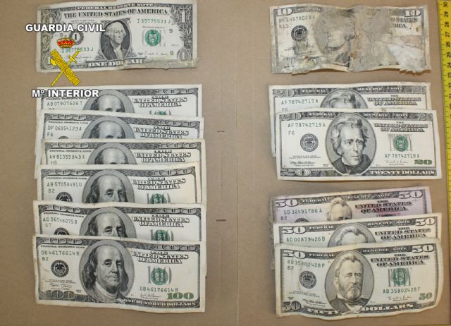 La Guardia Civil detiene a dos personas por el robo de ocho armas cortas y las recupera en el río Segura - 5, Foto 5