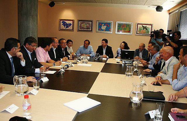 La Comunidad inicia la revisión de la ley regional del suelo para adaptarla a la nueva legislación estatal - 1, Foto 1