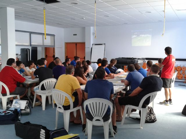 Cerca de 30 alumnos participan en Las Torres de Cotillas en un curso de monitor de rugby - 3, Foto 3