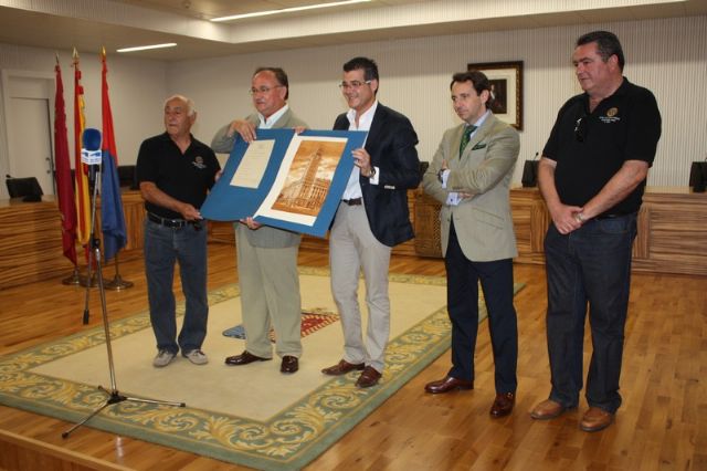 El alcalde de Torre-Pacheco recibe a la veintena de jóvenes con discapacidad que viajaron a Tenerife dentro de la ´Operación Sonrisa´ - 2, Foto 2