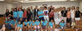 El alcalde de Torre-Pacheco recibe a la veintena de jóvenes con discapacidad que viajaron a Tenerife dentro de la ´Operación Sonrisa´