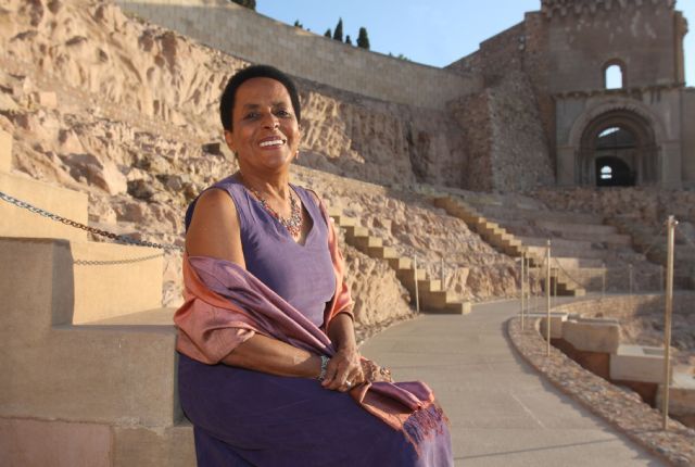 La cantante peruana Susana Baca recibe el premio La Mar de Músicas en un concierto homenaje con invitados especiales - 1, Foto 1