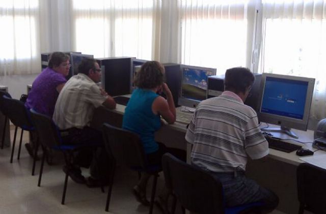 El Ayuntamiento torreño ofrece cursos gratuitos de informática básica - 3, Foto 3