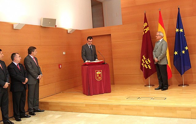 Valcárcel subraya que la sensibilidad social, la seriedad y el compromiso con la Región adornan la trayectoria de Pedro Antonio Sánchez - 2, Foto 2