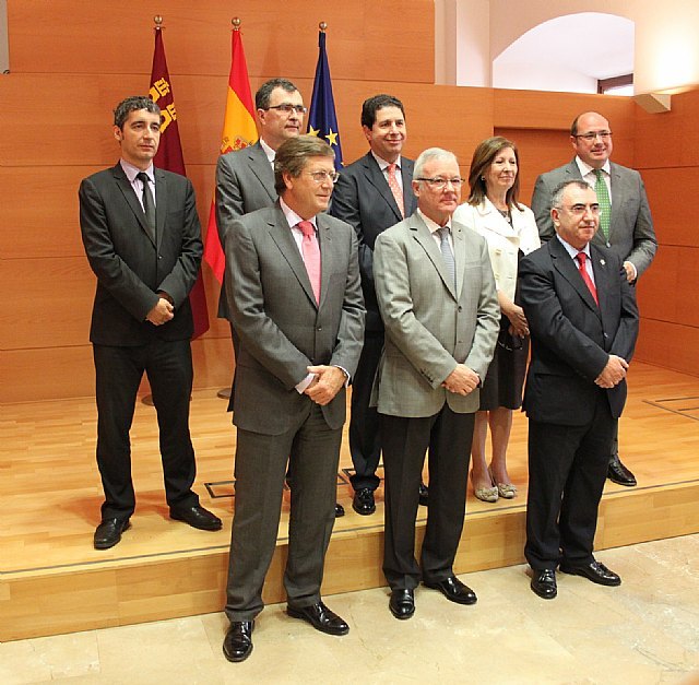 Valcárcel subraya que la sensibilidad social, la seriedad y el compromiso con la Región adornan la trayectoria de Pedro Antonio Sánchez - 4, Foto 4