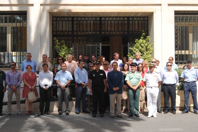 El delegado del Gobierno expresa sus condolencias a los familiares de las víctimas por el accidente ferroviario de Santiago de Compostela - 1, Foto 1