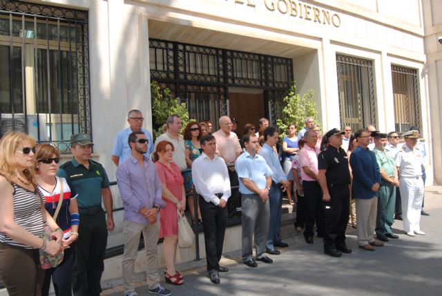 El delegado del Gobierno expresa sus condolencias a los familiares de las víctimas por el accidente ferroviario de Santiago de Compostela - 2, Foto 2