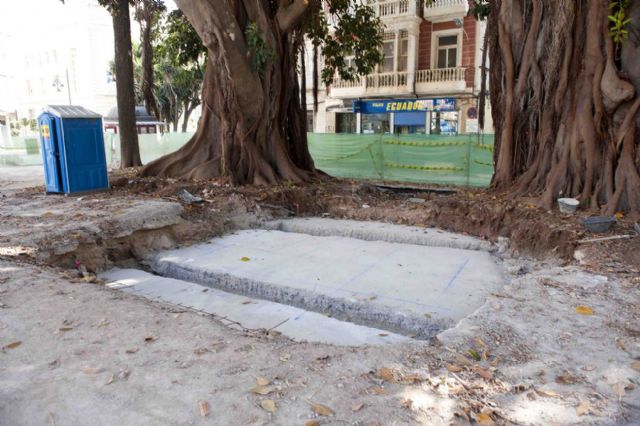 El monumento de Isidoro Maiquez ya luce en su nueva ubicación - 4, Foto 4