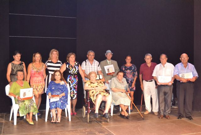 Águilas celebra el Día de los Abuelos con la tradicional Gala de la Edad de Oro - 2, Foto 2
