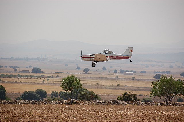 Agricultura restringe los tratamientos aéreos en la campaña de control de la plaga de langosta - 1, Foto 1