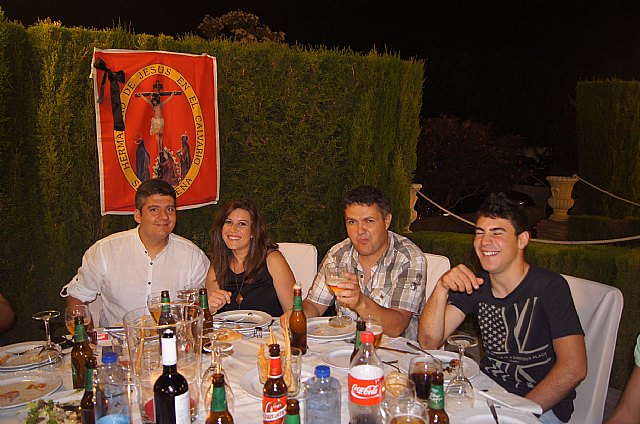 Un centenar de personas asisten a la cena de verano de la Hdad. de Jess en el Calvario y Santa Cena - 4