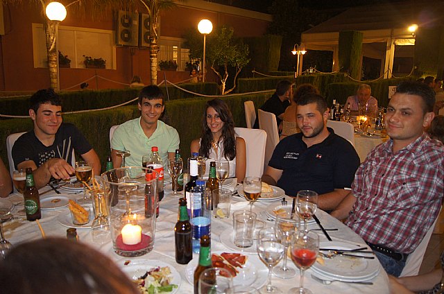 Un centenar de personas asisten a la cena de verano de la Hdad. de Jess en el Calvario y Santa Cena - 5
