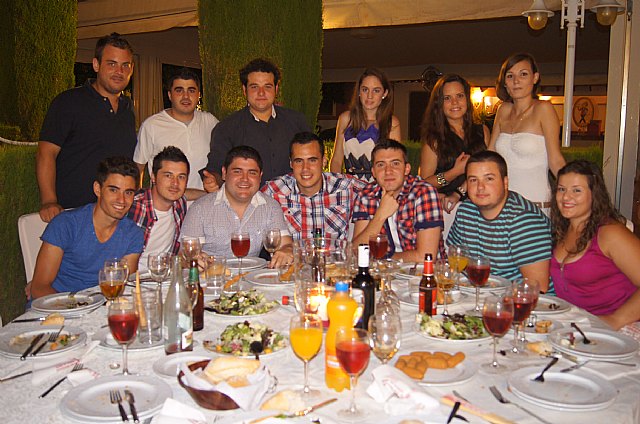 Un centenar de personas asisten a la cena de verano de la Hdad. de Jess en el Calvario y Santa Cena - 9