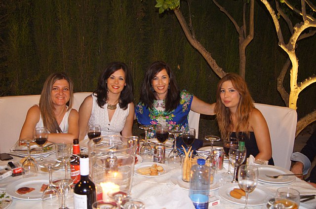 Un centenar de personas asisten a la cena de verano de la Hdad. de Jess en el Calvario y Santa Cena - 12