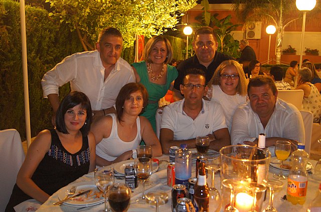 Un centenar de personas asisten a la cena de verano de la Hdad. de Jess en el Calvario y Santa Cena - 19