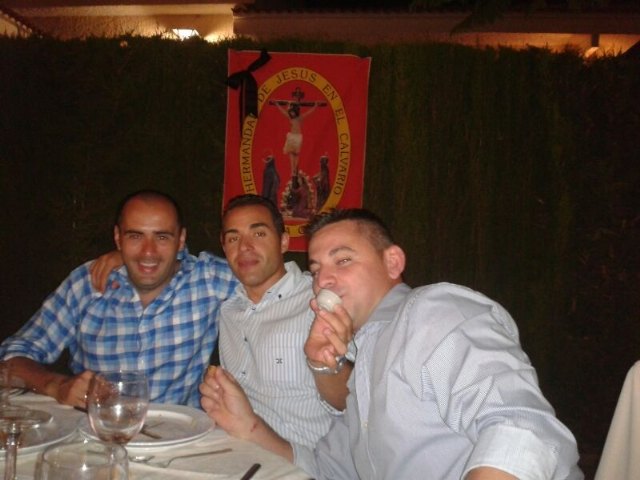 Un centenar de personas asisten a la cena de verano de la Hdad. de Jess en el Calvario y Santa Cena - 24