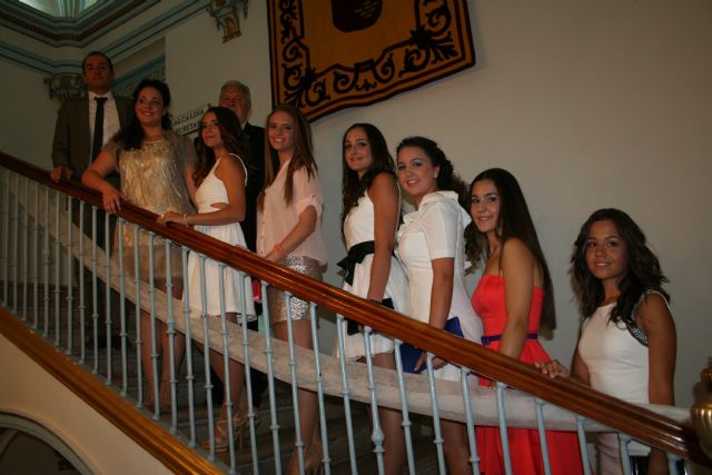 El alcalde recibe a las siete chicas que aspiran a ser la Reina de las Fiestas Patronales de Cehegín 2013 - 2, Foto 2