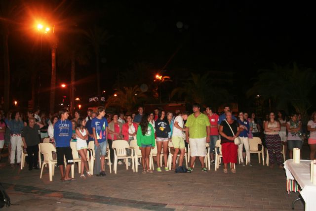 Unos 300 jóvenes de la Diócesis de Cartagena se unieron al Papa Francisco en oración desde Santiago de la Ribera - 3, Foto 3