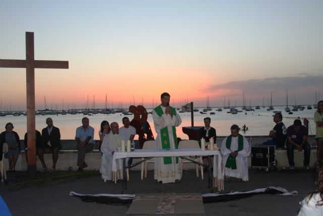 Unos 300 jóvenes de la Diócesis de Cartagena se unieron al Papa Francisco en oración desde Santiago de la Ribera - 4, Foto 4