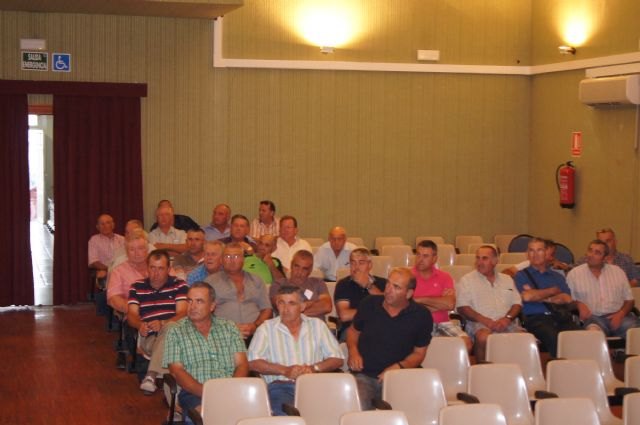 Se celebra una asamblea informativa, Foto 4