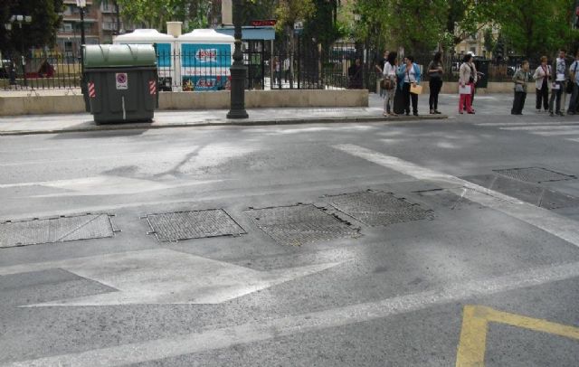 Reparación de arquetas en varias calles de la ciudad - 1, Foto 1