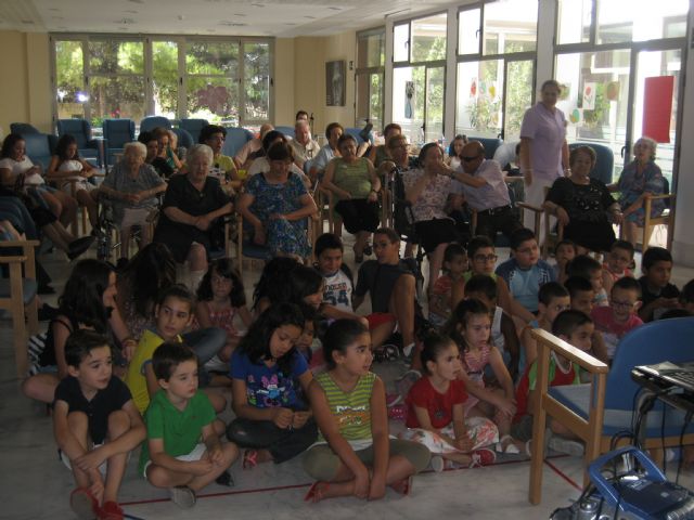 Los centros de día San Francisco y Virgen de las Maravillas celebran el 'Día de los Abuelos' - 1, Foto 1