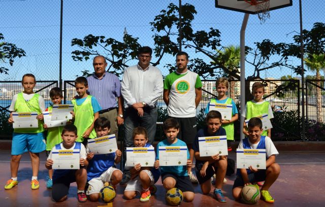 Una veintena de niños han participado en la IV edición de la Escuela de Verano de Fútbol Sala - 1, Foto 1
