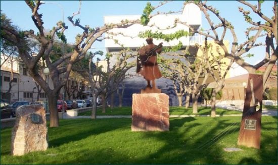 La Tuna de Medicina de Murcia muestra su más sentido pésame por la muerte del escultor Miguel Llamas - 1, Foto 1