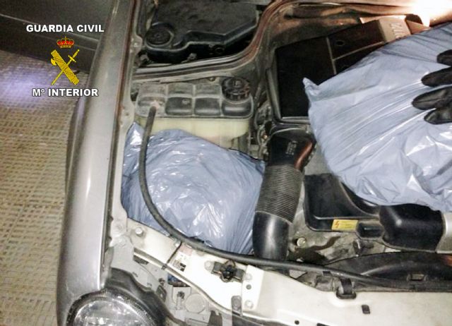 La Guardia Civil detiene a seis personas por  traficar con marihuana - 2, Foto 2