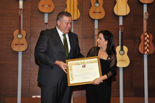 Emoción y lágrimas de Eva Yerbabuena al recibir el Castillete de Oro del Festival del Cante de las Minas - 1, Foto 1