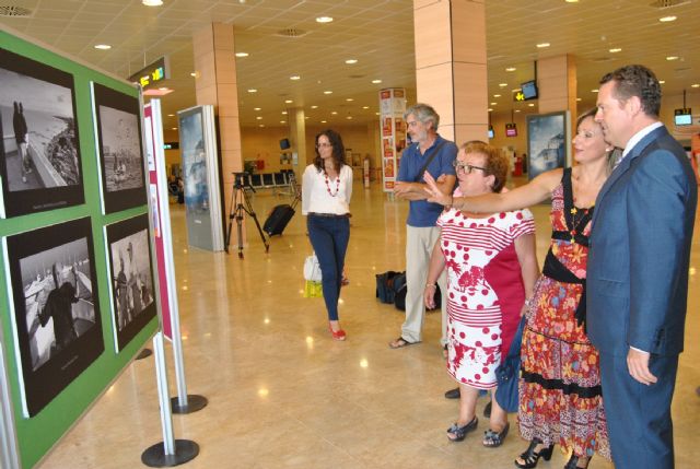 La concejalía de Medio Ambiente muestra otra cara del Mar Menor en el Aeropuerto con la exposición Pescadores - 2, Foto 2