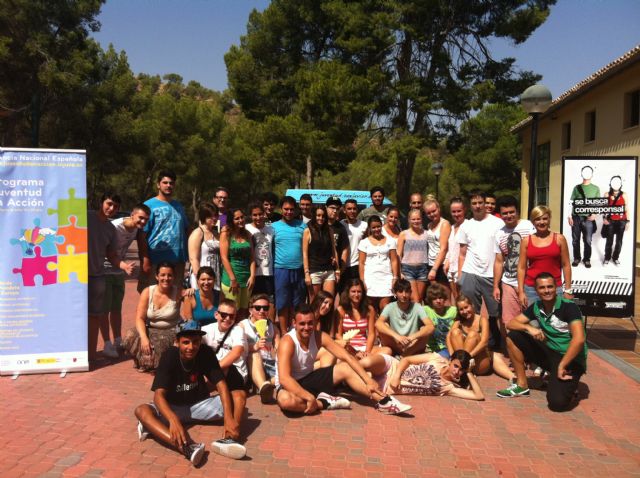 Los corresponsales juveniles de San Javier, San Pedro y Los Alcázares comienzan su intercambio con jóvenes suecos e italianos con los que abordarán el ciberacoso - 1, Foto 1