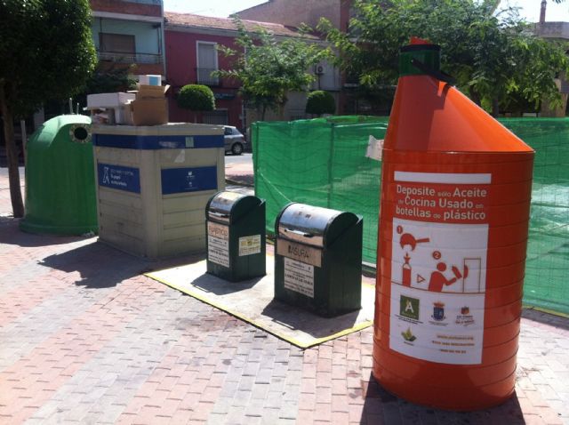 Dos nuevos contenedores para reciclar aceite doméstico usado en Las Torres de Cotillas - 1, Foto 1