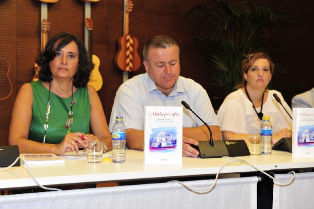 La periodista Ángela de la Llana inaugura las Mañanas literarias flamencas con la presentación de su libro La Unión para niños - 2, Foto 2