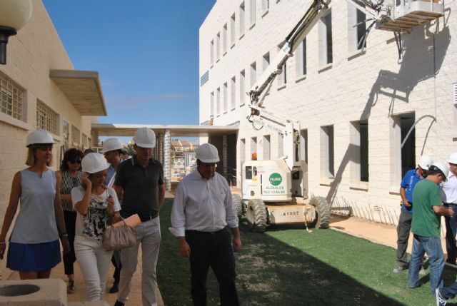 El consejero de Educación y el Alcalde de San Javier visitan las obras del colegio El Recuerdo que estará listo para el próximo curso - 1, Foto 1