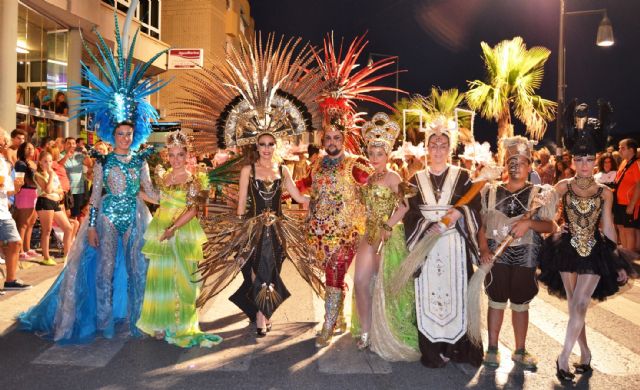 Miles de aguileños y turistas disfrutaron ayer con la V Muestra de Carnaval - 1, Foto 1