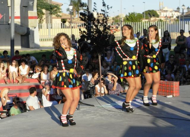 Decenas de personas celebran el Día de la Juventud con exhibiciones, concursos, teatro y conciertos - 1, Foto 1