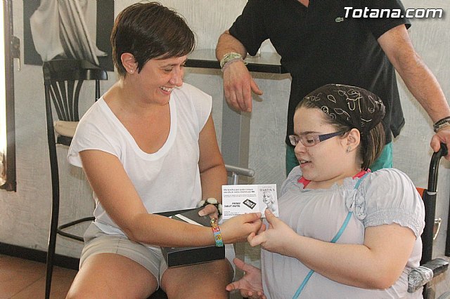 Isa ya tiene nueva silla de ruedas adaptada, Foto 4