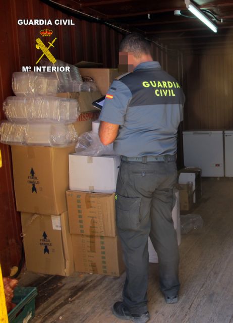 La Guardia Civil decomisa más de 600 kilos de pescado no apto para el consumo en un restaurante - 2, Foto 2