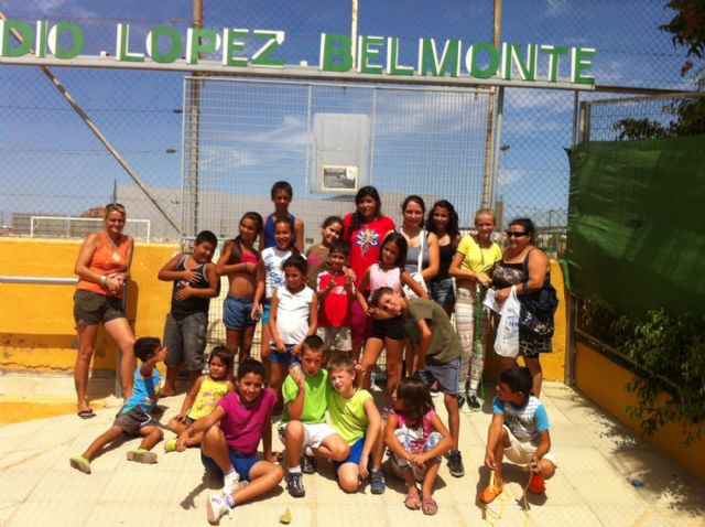 Los juegos populares triunfan entre los más jóvenes de la barriada Virgen de la Caridad - 2, Foto 2