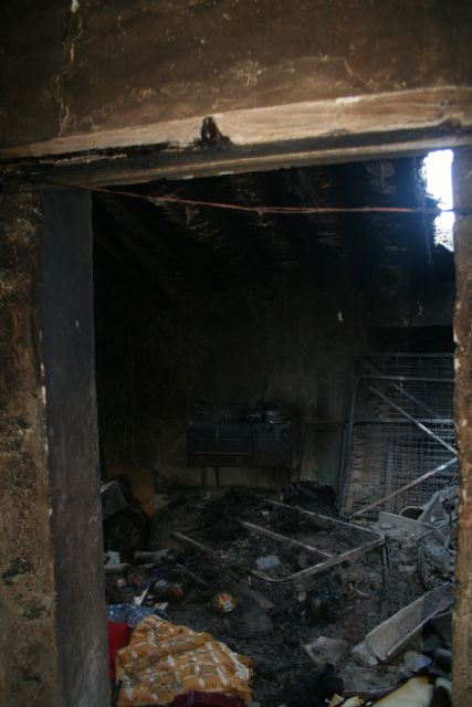 La Policía Local de Puerto Lumbreras rescata a una pareja de ancianos atrapados en su vivienda a causa de un incendio - 3, Foto 3