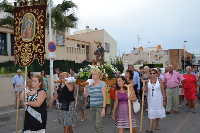 Los vecinos de la pedanía costera de El Mojón honran a San Roque - 1, Foto 1