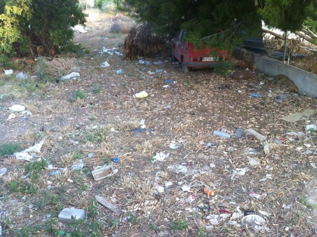 El Grupo Socialista exige la limpieza urgente de un solar convertido en un polvorín en Sangonera la Seca - 1, Foto 1