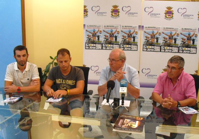 Más de 200 deportistas participan en la primera edición del Triatlón Al-Mudayna - 2, Foto 2