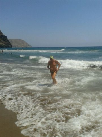 El totanero Jose Miguel Cano participa el circuito de travesas a nado en la provincia de Almeria - 1